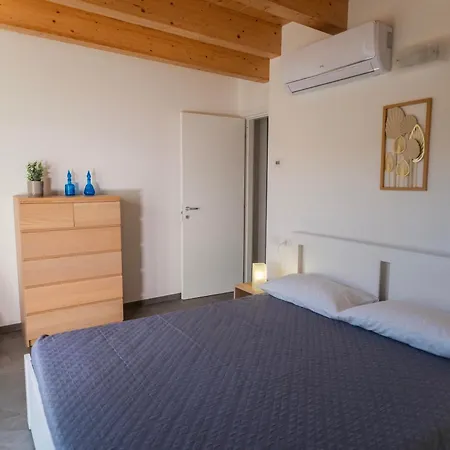 Delfina Terrazzo 013239-cni-00132 *