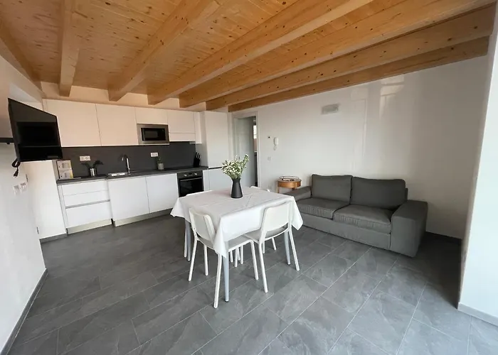 Delfina Terrazzo 013239-cni-00132 * Vercana