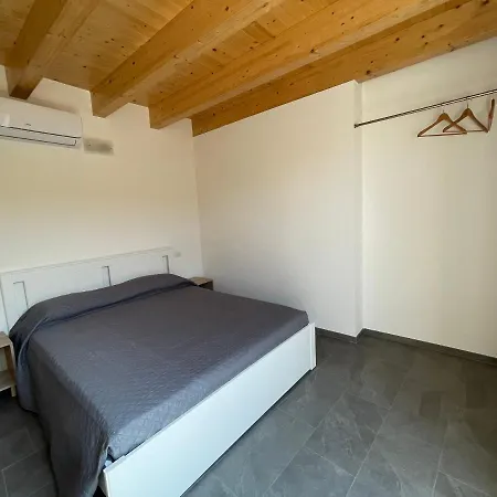 Delfina Terrazzo 013239-cni-00132 *